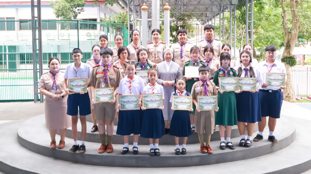 โรงเรียนภัทรวิทยา ขับเคลื่อนโครงการ "ภัทรรักษ์โลก Eco School" มอบเกียรติบัตรเชิดชูเกียรติ 11 ห้องเรียนต้นแบบลดใช้พลาสติก