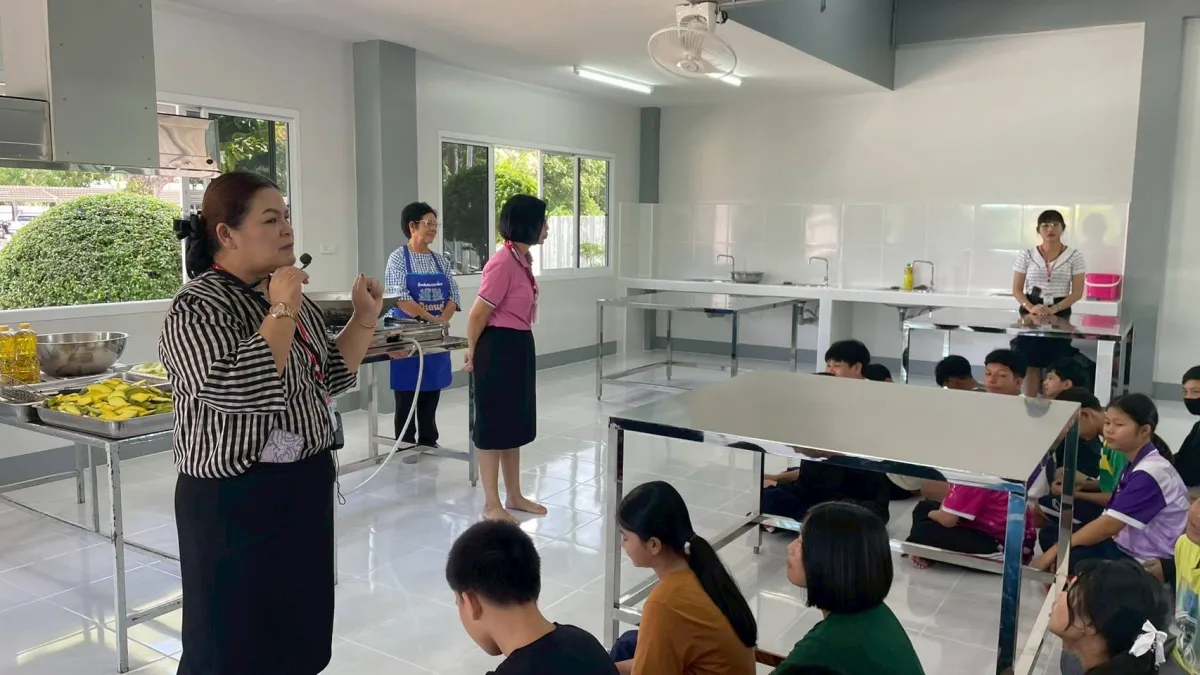 กิจกรรม “อาหารท้องถิ่นสร้างอาชีพ: กระบองจ่อ”