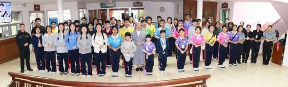 ฝ่ายวิชาการ โรงเรียนภัทรวิทยา นำคณะครูและนักเรียน "ตัวแทนโรงเรียนเอกชนกลุ่มลุ่มน้ำเมย" เข้ารับพรและโอวาทเพื่อความเป็นสิริมงคลและสร้างขวัญกำลังใจที่เต็มเปี่ยม