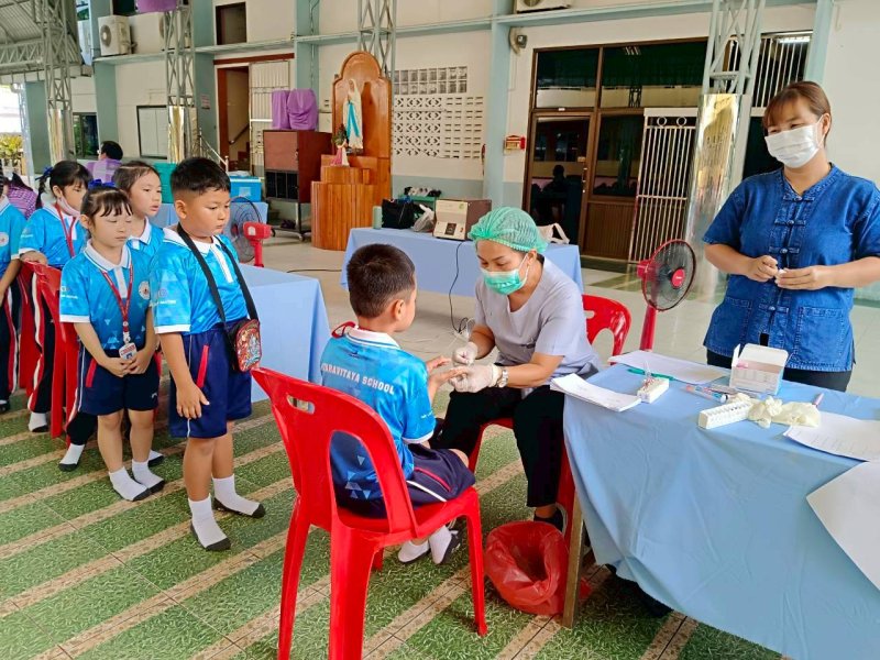 กิจกรรมตรวจคัดกรองภาวะโลหิตจางนักเรียนระดับปฐมวัย-ชั้นประถมศึกษาปีที่ 1 ฉีดวัคซีนเสริมภูมิคุ้มกันในนักเรียนชั้นประถมศึกษาปีที่ 1-2 และวัคซีนป้องกันคอตีบ-บาดทะยักของนักเรียนชั้นประถมศึกษาปีที่ 6 เพื่อส่งเสริมสุขภาพที่ดีและเสริมสร้างภูมิคุ้มกันโรค